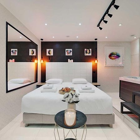 Intimate Apartment With Air Conditioner & Jacuzzi 2Br 6P Montmartre Paris Dış mekan fotoğraf