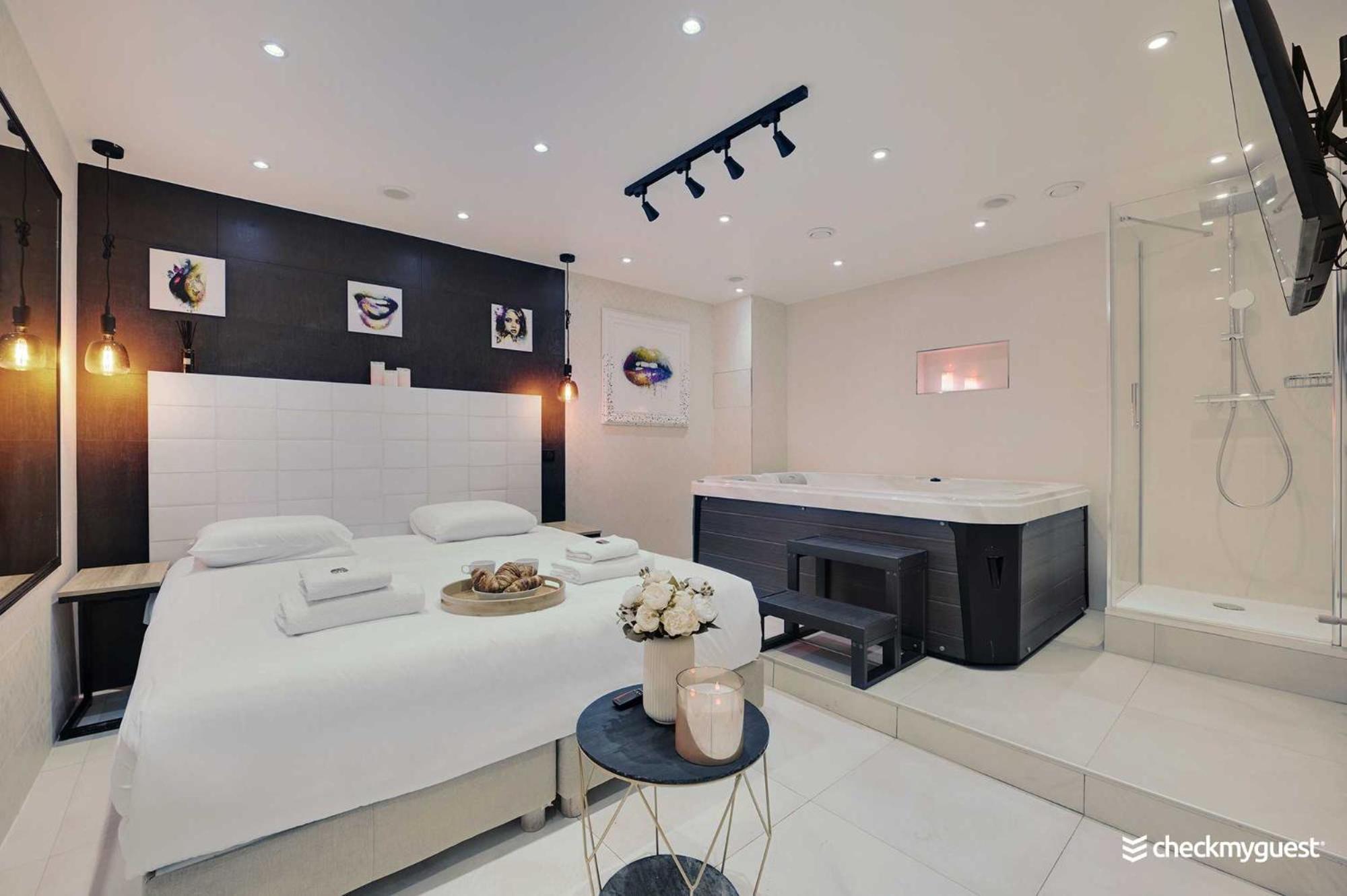 Intimate Apartment With Air Conditioner & Jacuzzi 2Br 6P Montmartre Paris Dış mekan fotoğraf