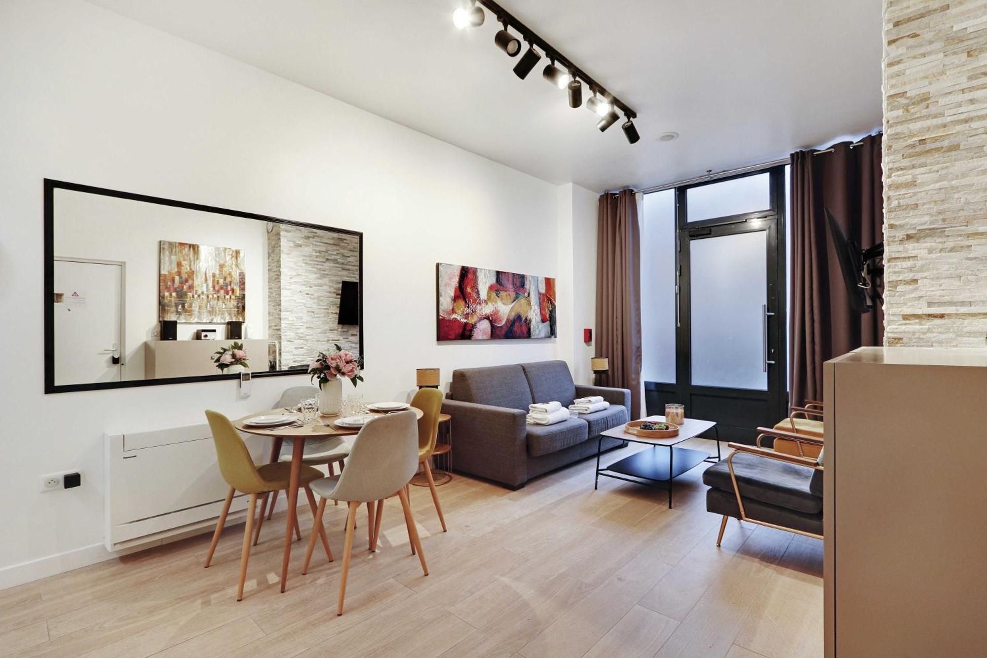 Intimate Apartment With Air Conditioner & Jacuzzi 2Br 6P Montmartre Paris Dış mekan fotoğraf