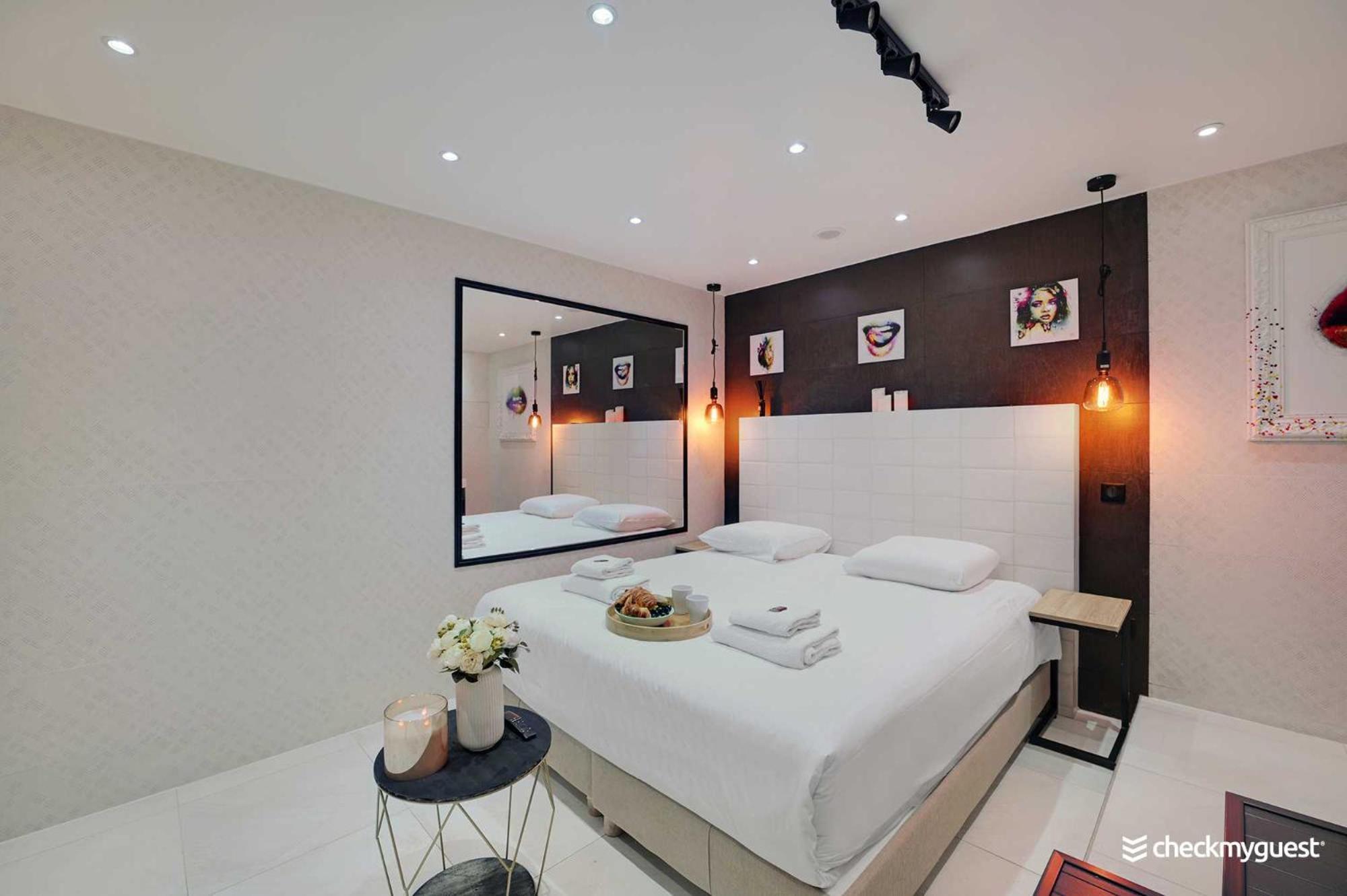 Intimate Apartment With Air Conditioner & Jacuzzi 2Br 6P Montmartre Paris Dış mekan fotoğraf