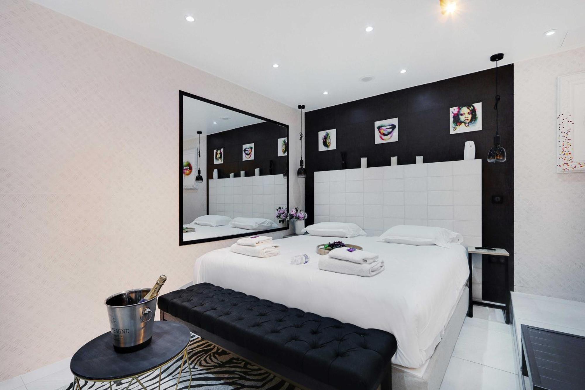 Intimate Apartment With Air Conditioner & Jacuzzi 2Br 6P Montmartre Paris Dış mekan fotoğraf